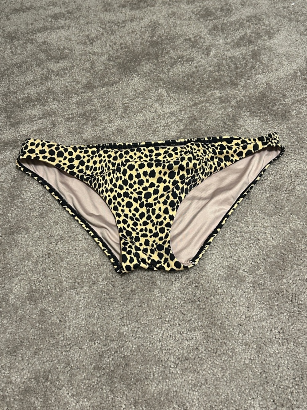 🎁Victoria's Secret Yellow and Black Leopard Print Bikini Bottoms sz:medium